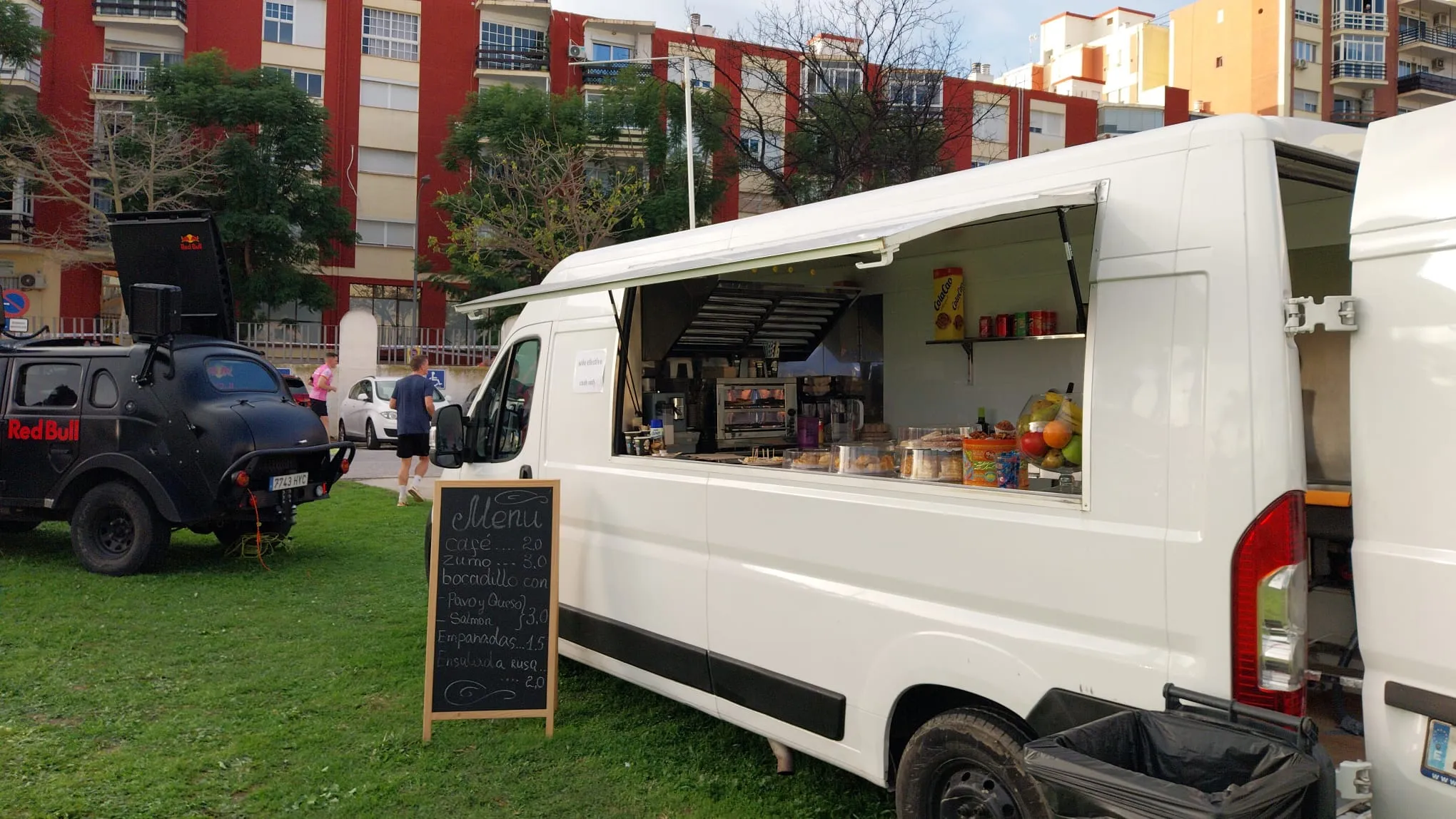 Exterior Fiat Ducato Food truck Homologada 14 - Alquiler en España